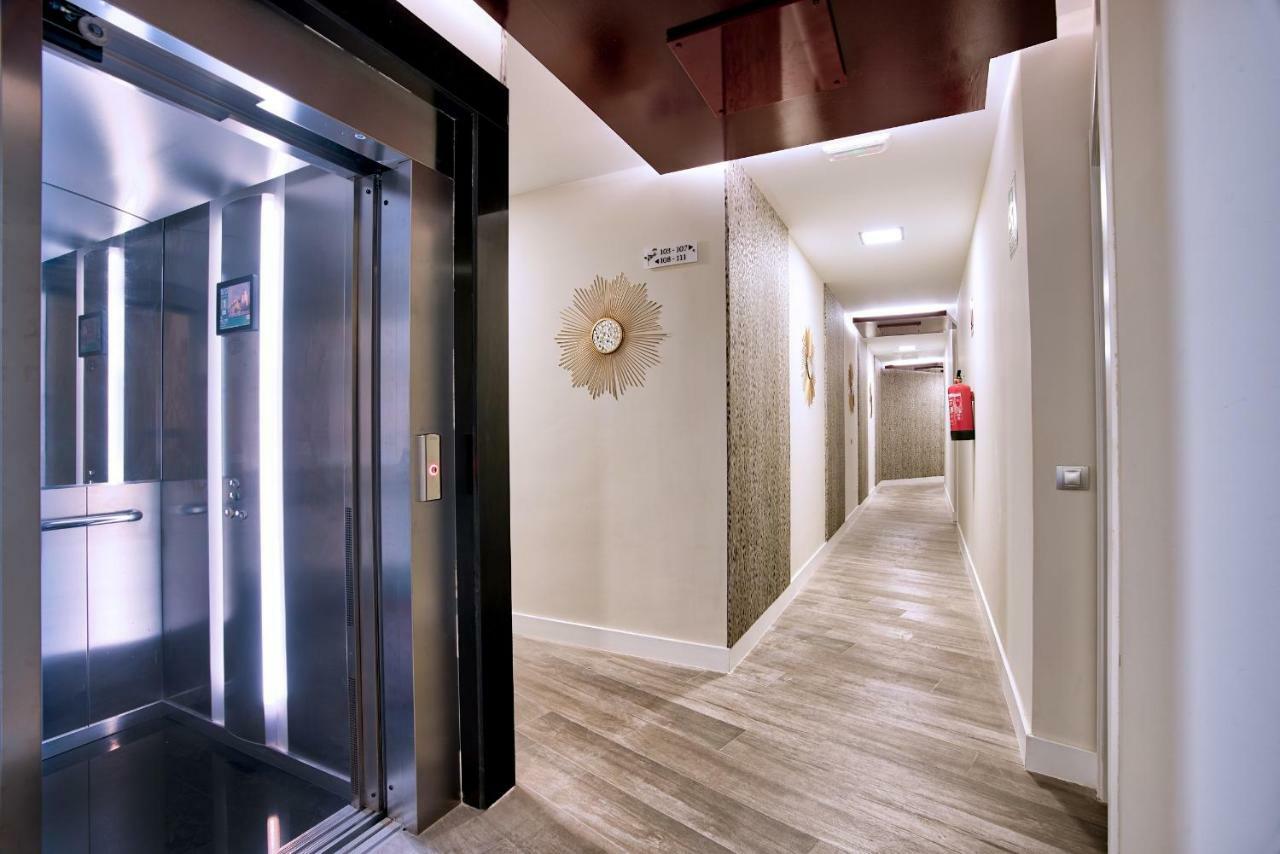 Apartamentos Cava Baja マドリード エクステリア 写真