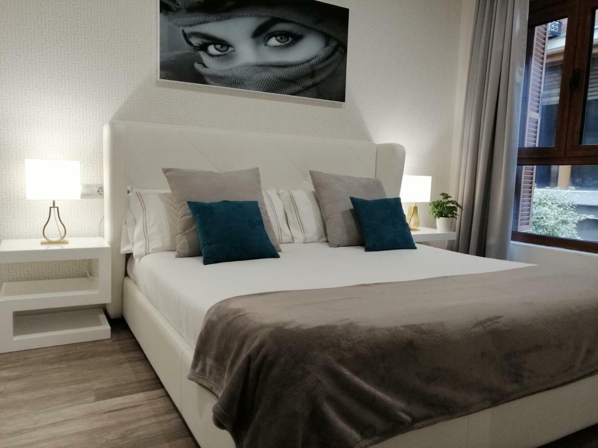 Apartamentos Cava Baja マドリード エクステリア 写真